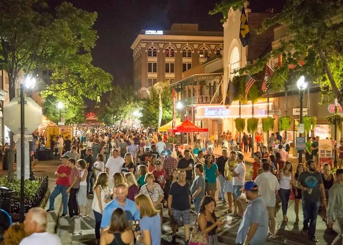 Beautiful Historic Downtown Charmer Hot Tub Bbq