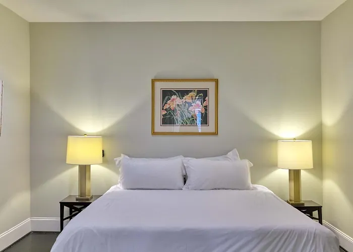 Beautiful Historic Downtown Charmer Hot Tub Bbq Holiday home Pensacola